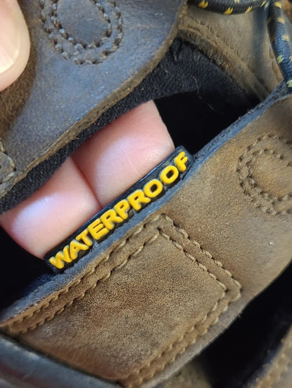 Keen Newport H2 Brown Men Closed-Toe Leather Hiking Sandals with Yellow Accents